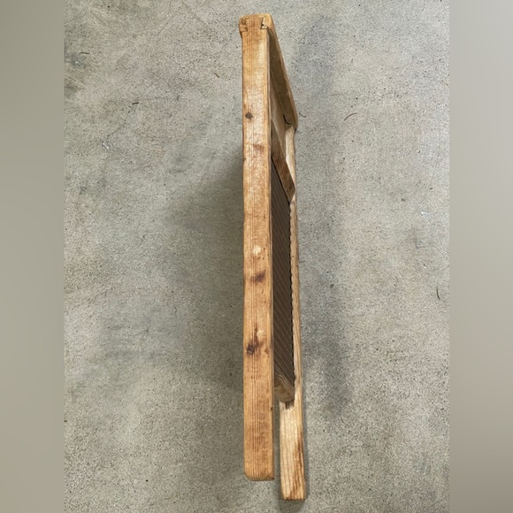 RARE Early 1900’s Rustic “Snowbird” Wooden Washboard - Picture 7 of 10